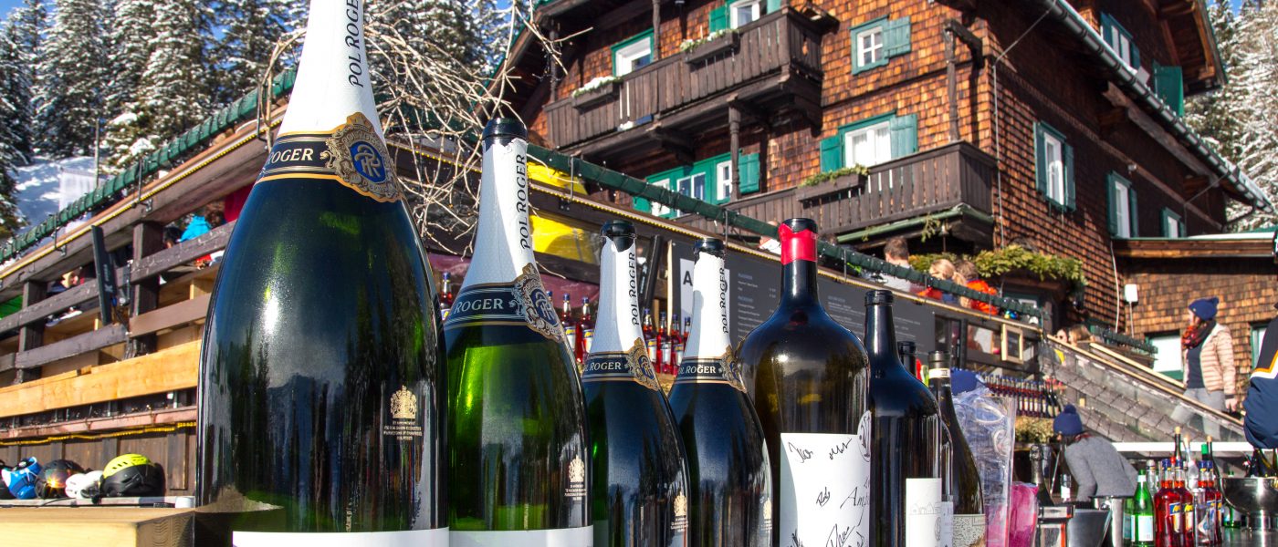 Champagnerflaschen, Bergrestaurant Sonnbühel, Kitzbühel, älteste Skihütte der Welt. Foto: Hans-Werner Rodrian