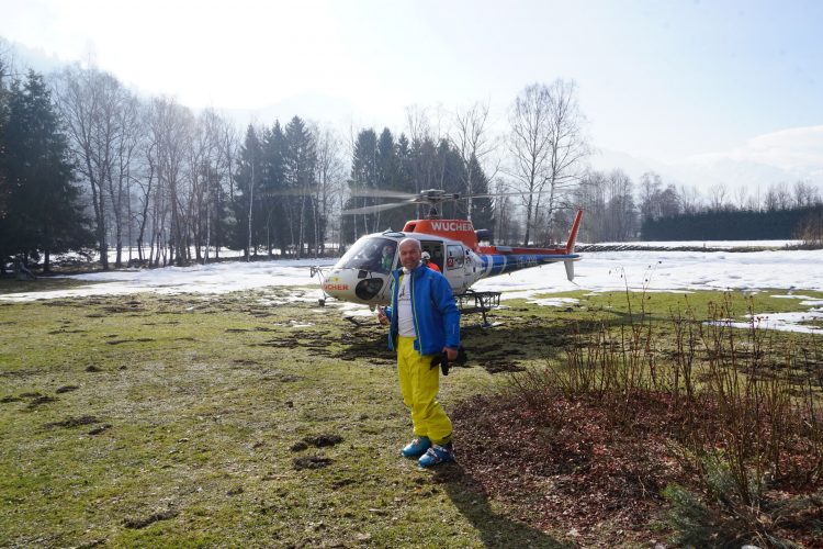 Zella am See/Salzburger Land: Heli-Transfer von Schloss Prielau ins Skigebiet. Foto: Rainer Krause