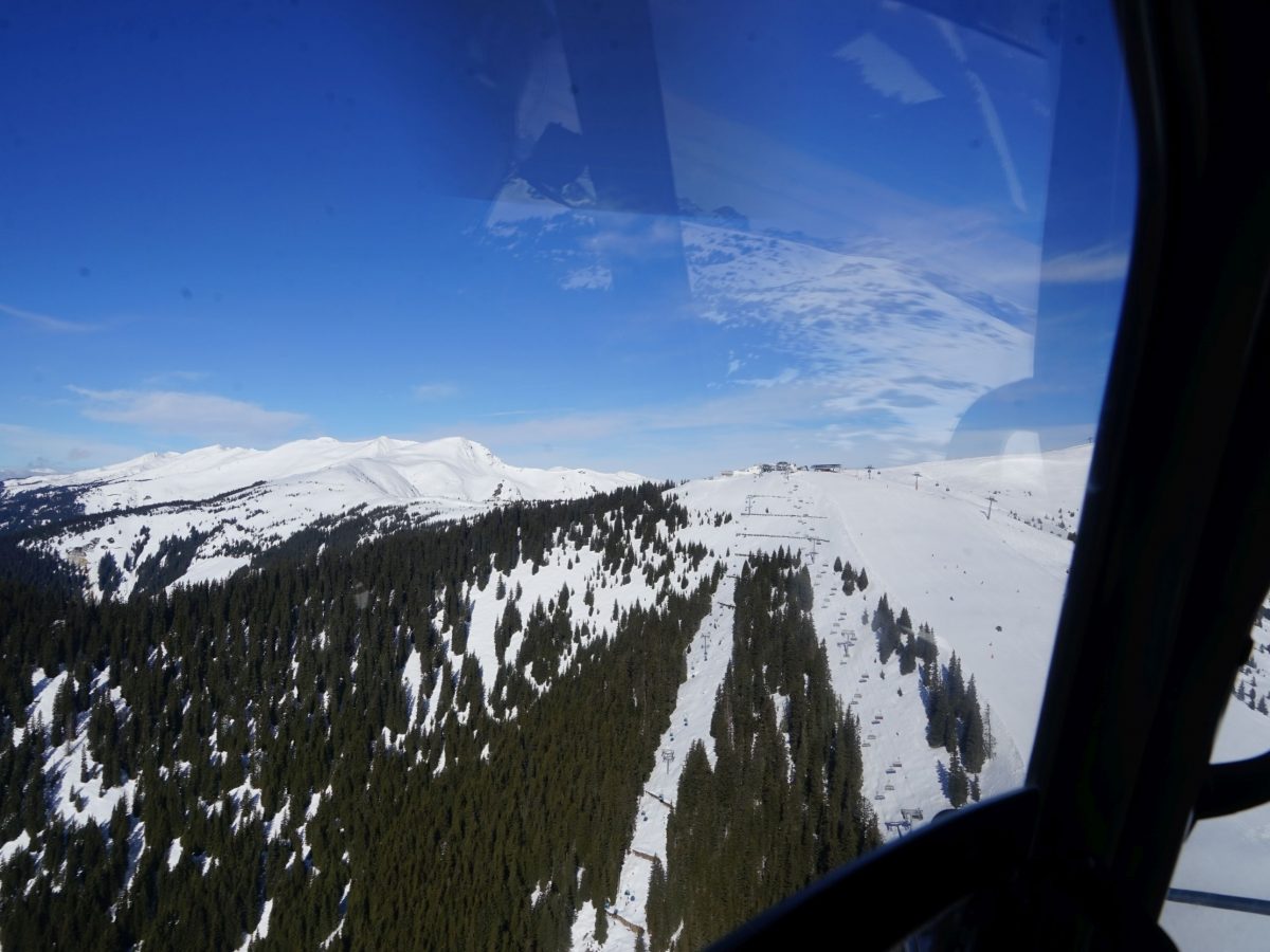 Zella am See/Salzburger Land: Heli-Transfer von Schloss Prielau ins Skigebiet. Blick auf Schmittenhöhe. Foto: Rainer Krause