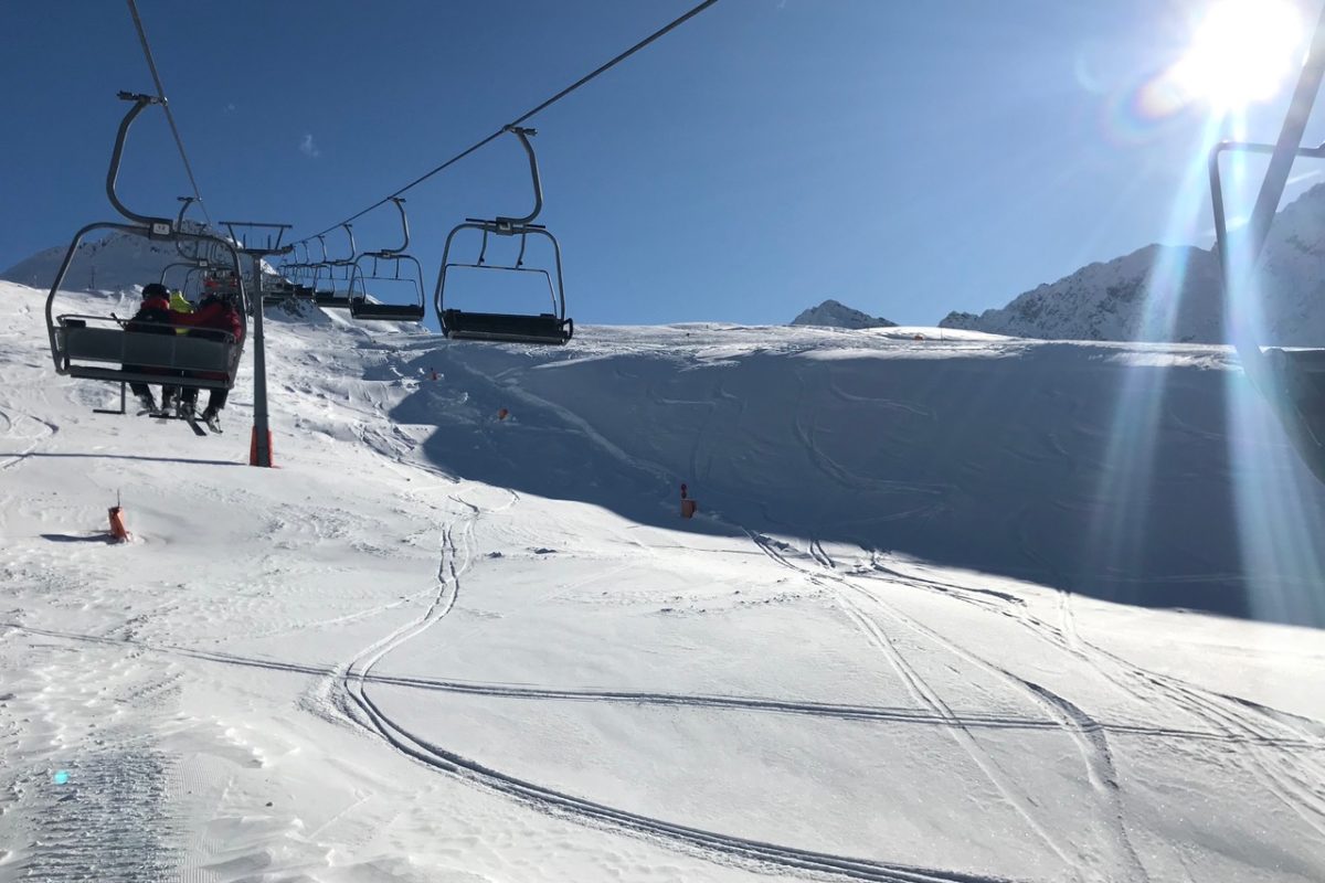 Osttirol: Schnee überall - Traumbedingungen beim Saisonstart im Defereggental. Foto: Monika Hoeksema